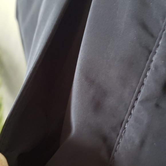 Nike women's black windbreaker with snap front - Picture 3 of 7